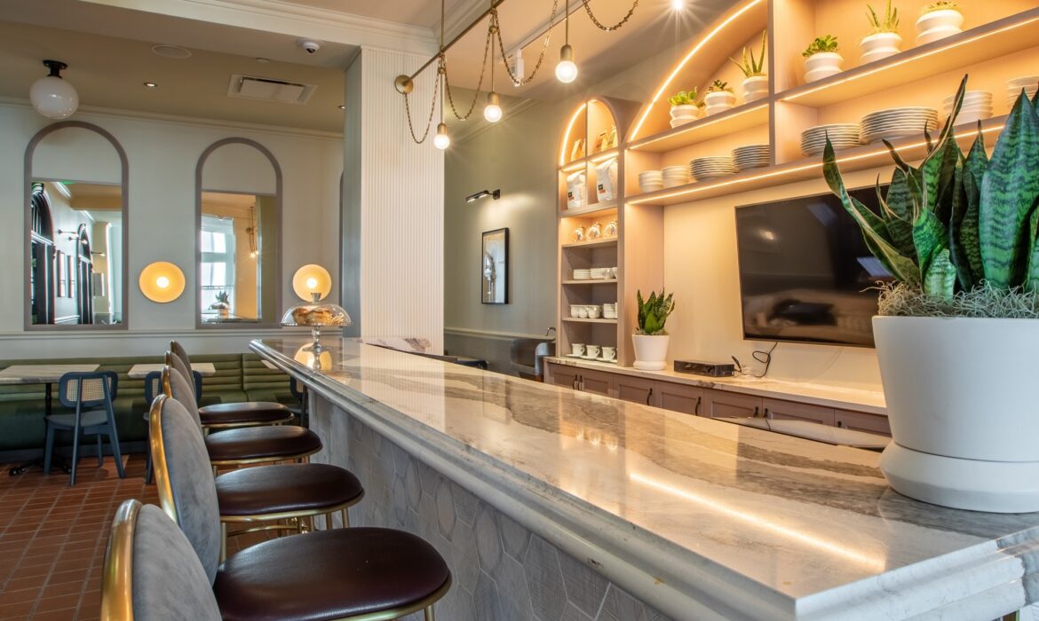 Cottonwood Hotel bar #2