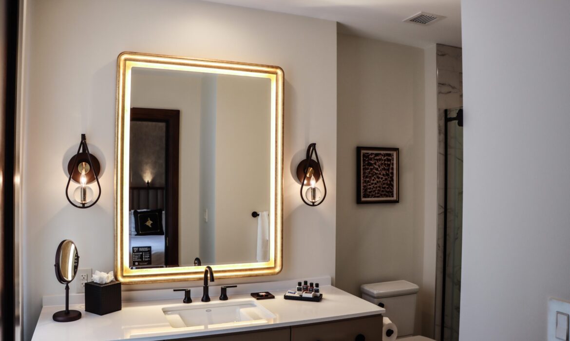 The Peregrine Hotel bathroom